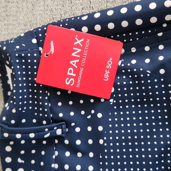 NWT SPANX SUNSHINE SHORTS 6" UPF 50+ NAVY/WHITE SIZE L - Picture 5 of 7